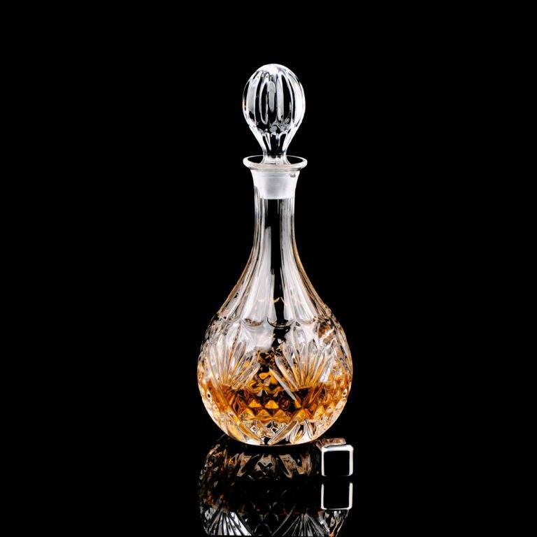 H262*W136*V850mL Vintage Lead Crystal Whiskey Decanter with Stopper