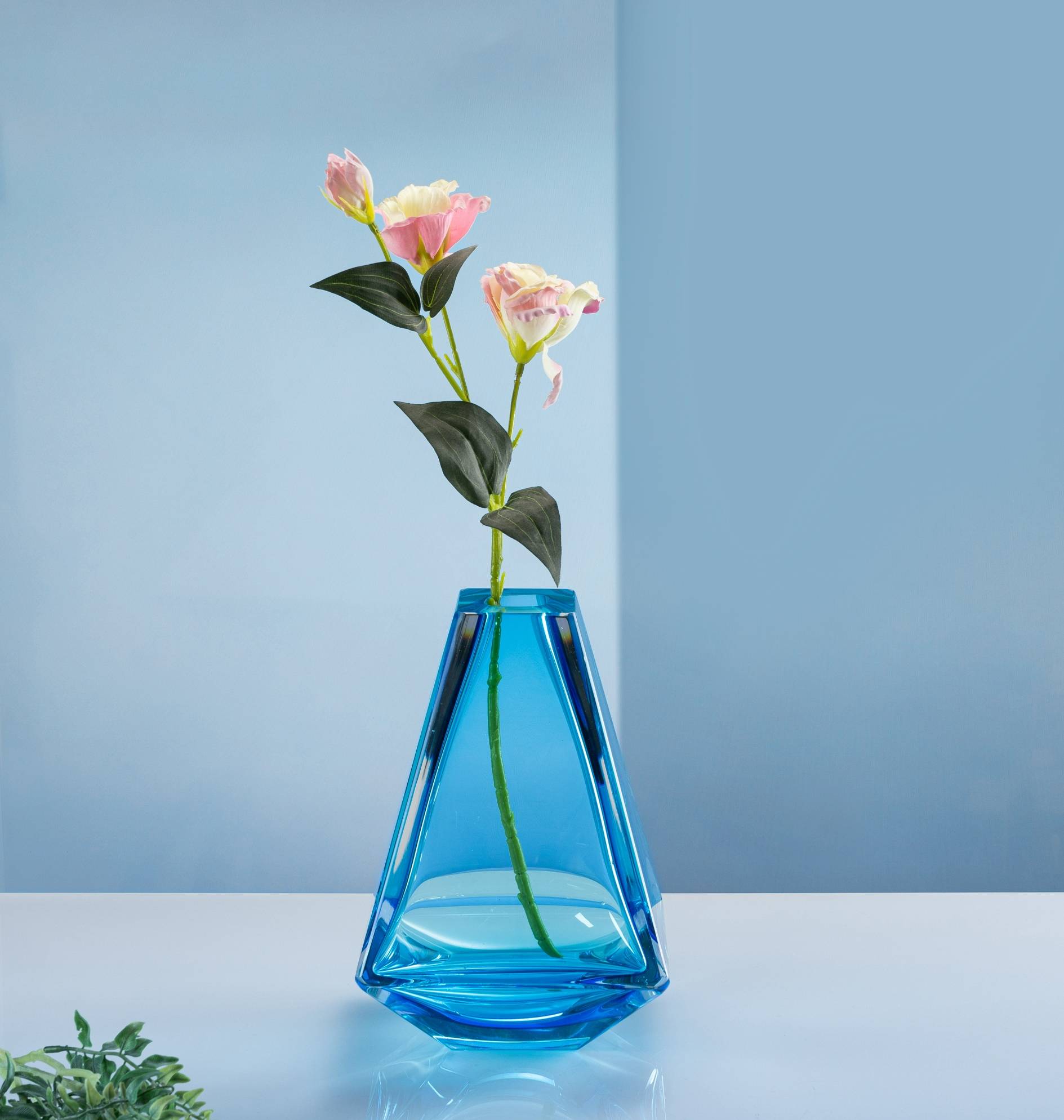 L85*W95*D200*H255 mm Blue Glass Table Lamp Base Vase