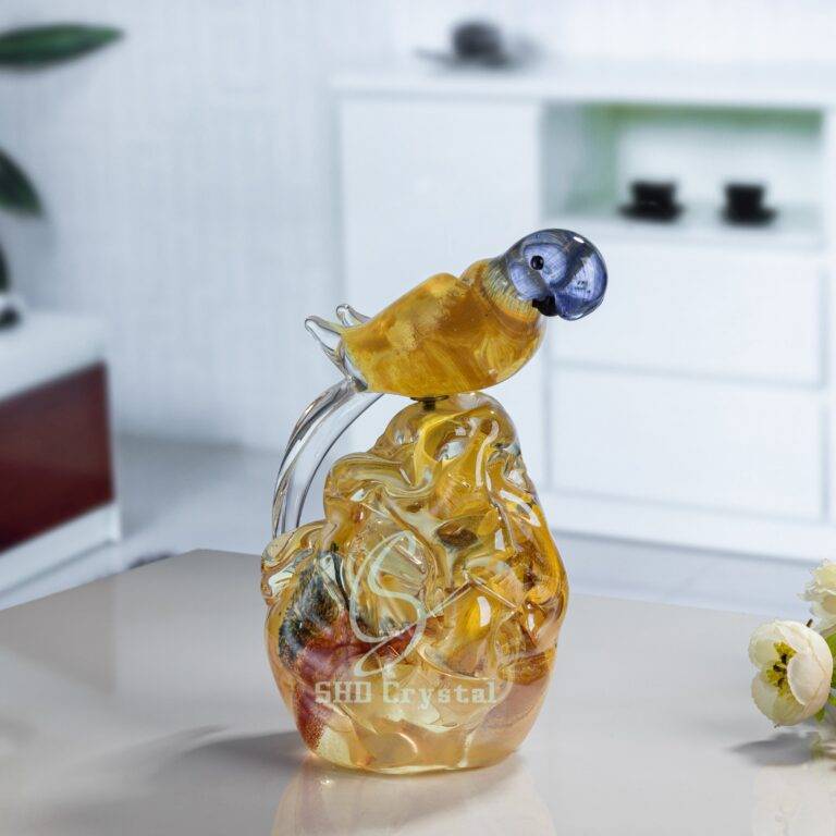 L220*W200*H240mm Golden Jade Parrot