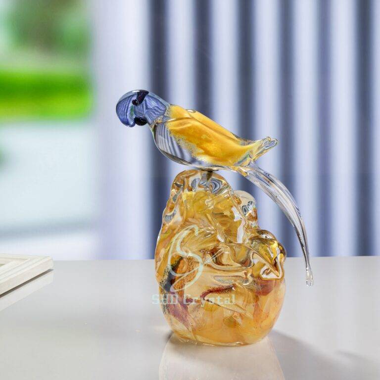 L220*W200*H240mm Golden Jade Parrot
