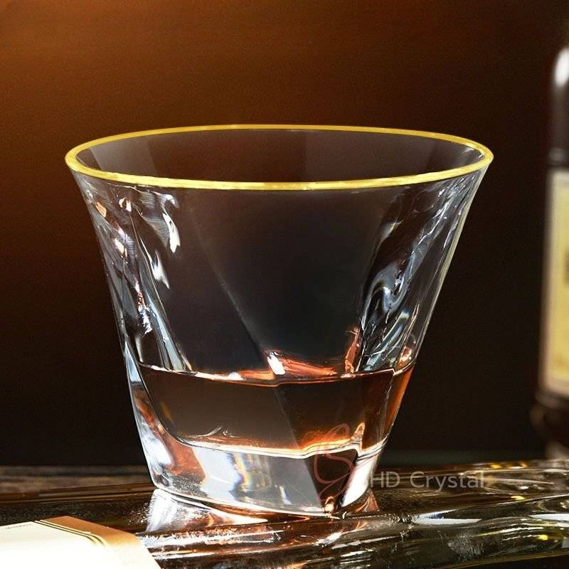 Rim Gilded Minimal Faceted Crystal Whiskey Glass