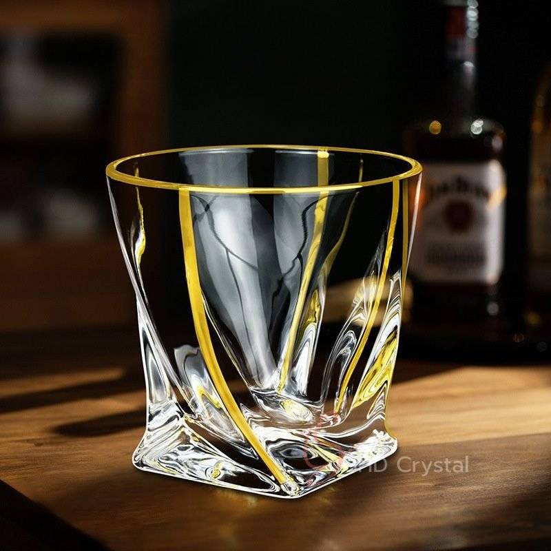 Radiating Flow Gilded Pattern Crystal Glass Whiskey Tumbler