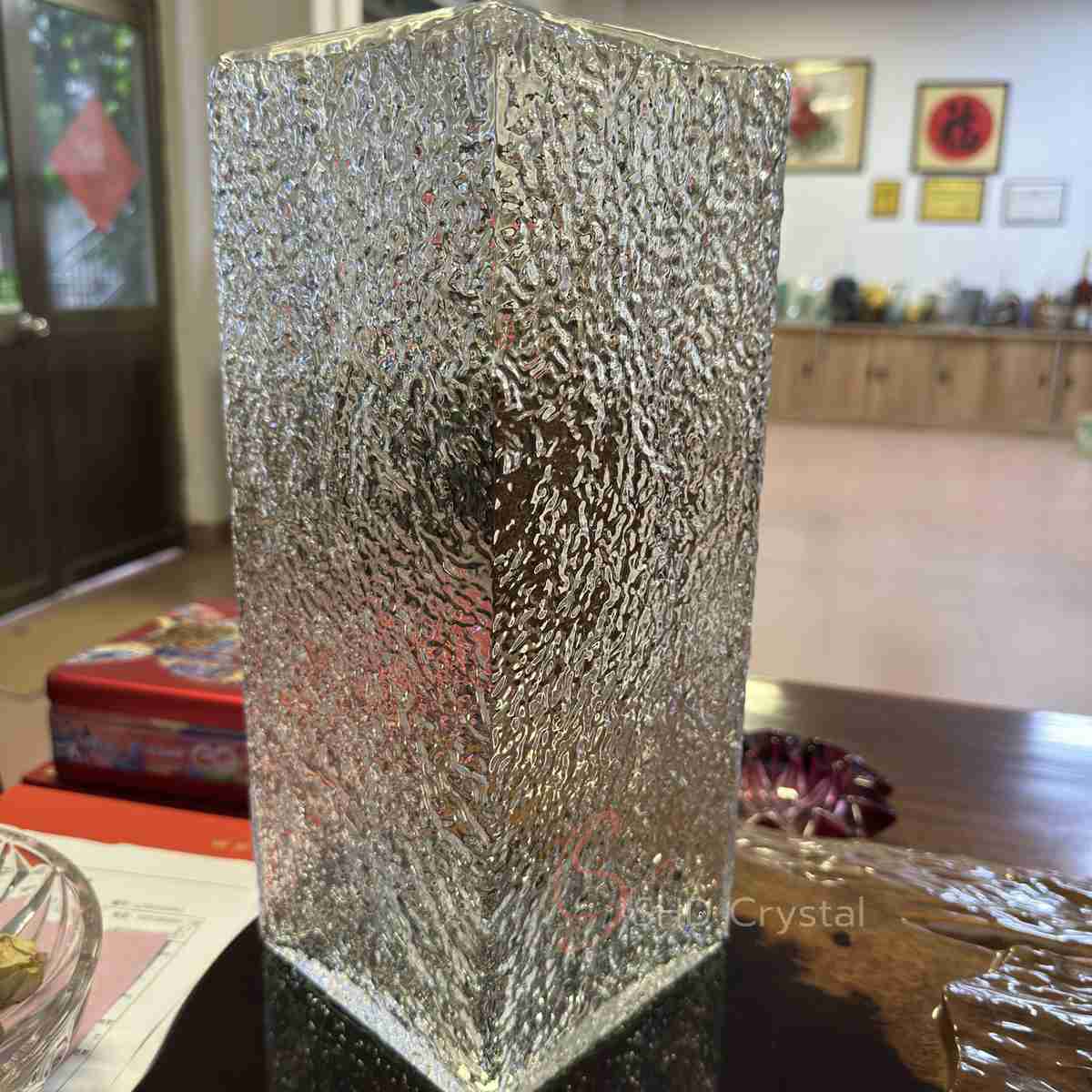 Clear Faceted Vertical Flow Texture Crystal Lampshade