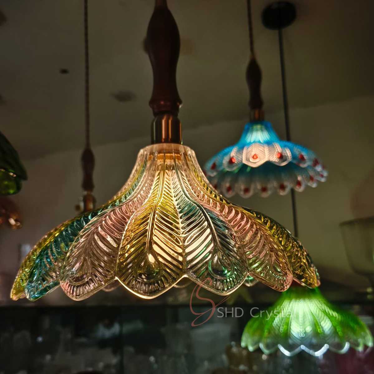 Multicolor Ornamental Leaf Glass Pendant Lampshade