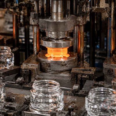 Press-and-Blow Process(automated blow molding of wide-mouth bottles)