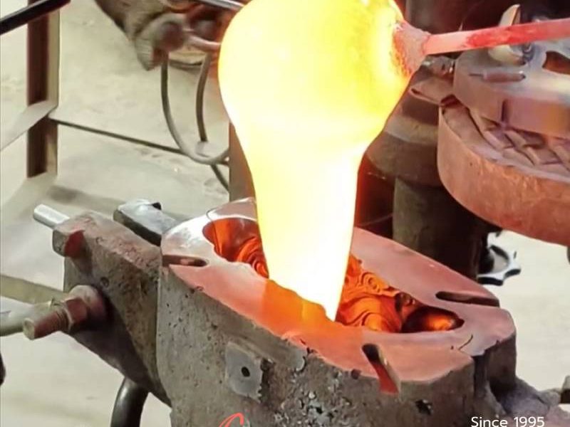 Crystal Glass Hand-Blown、Mold Pressing、Automated、Hand-Shaped Production