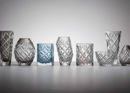 rhombus-faceted crystal vase